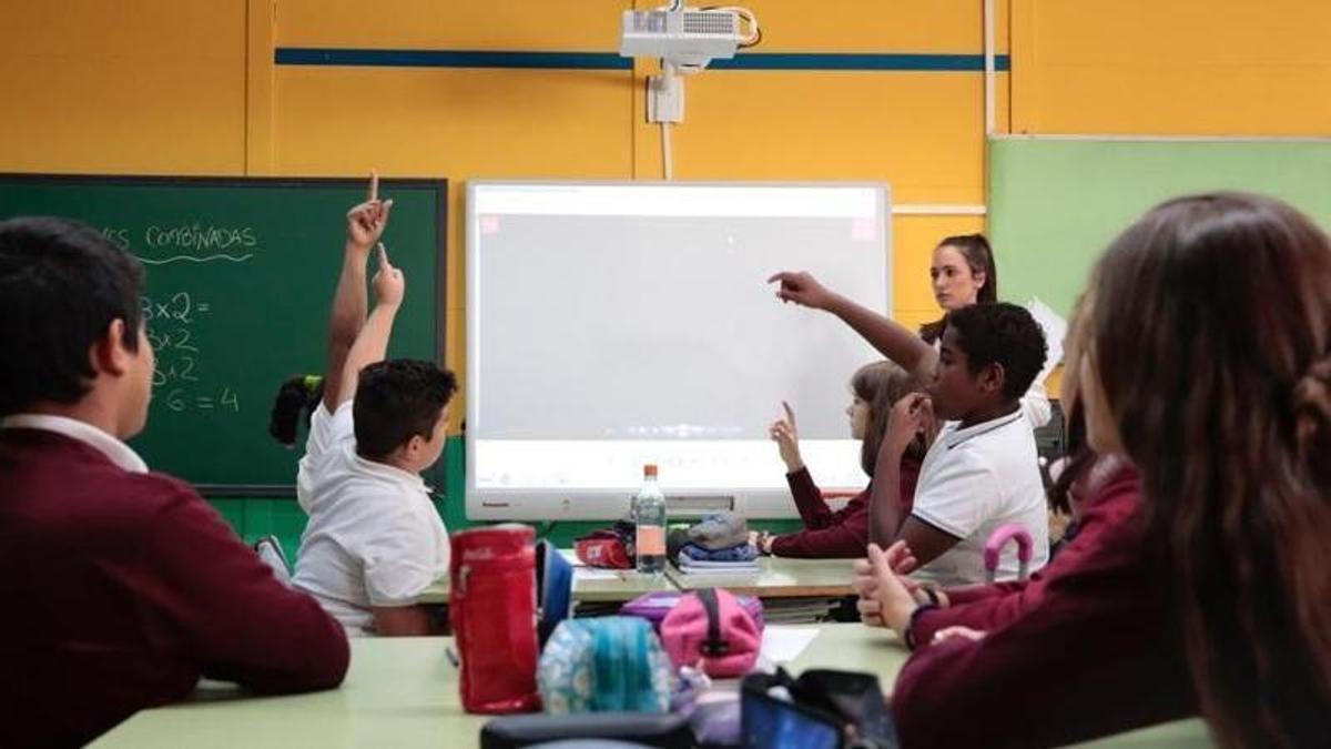 Imagen de archivo de un aula de un colegio.