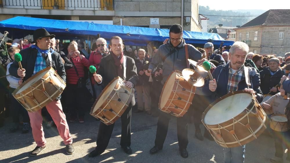 Procesión y buen comer para honrar a San Blas. // Marta G. Brea