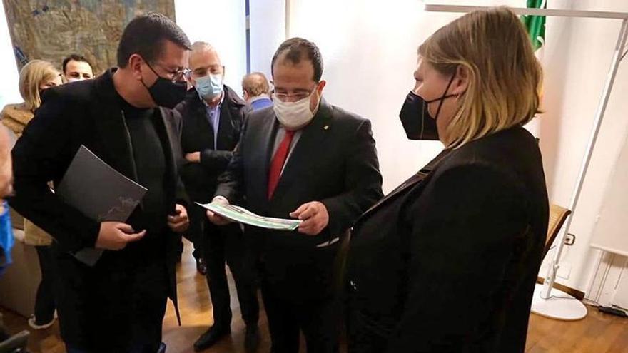 Figueres Futur entrega al conseller d&#039;Interior la seva proposta de crear una nova regió policial