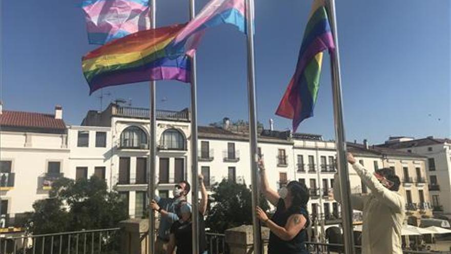 El Orgullo LGBTI ondea en Cáceres