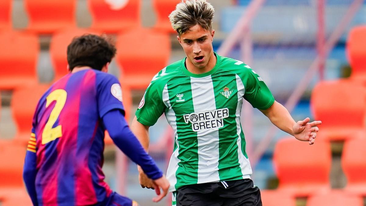 Guillem Víctor empezó de lateral y acabó de central