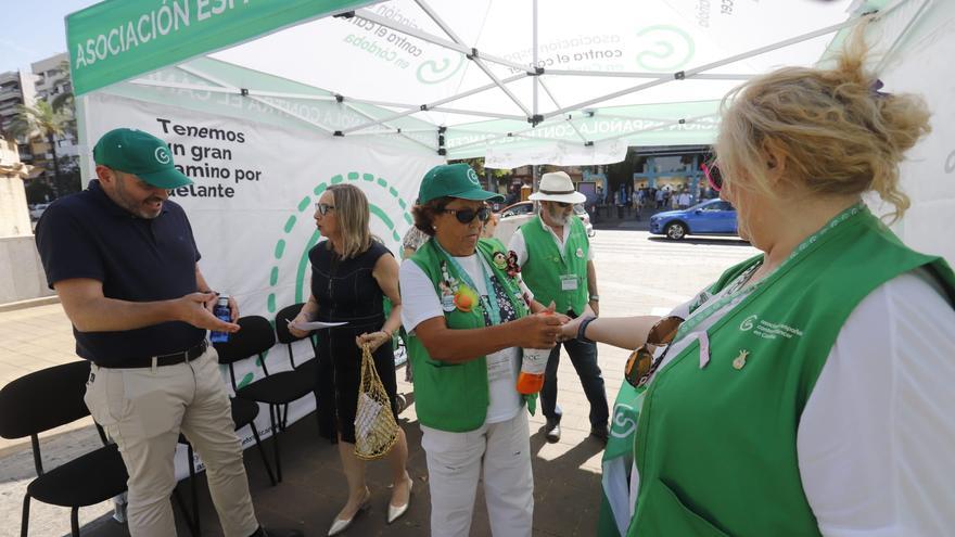 La AECC de Córdoba inicia una campaña para concienciar sobre los riesgos del sol en la piel