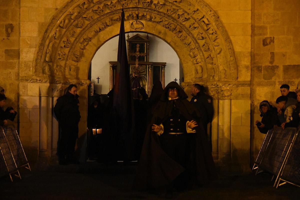 GALERÍA | Procesión de las Capas Pardas