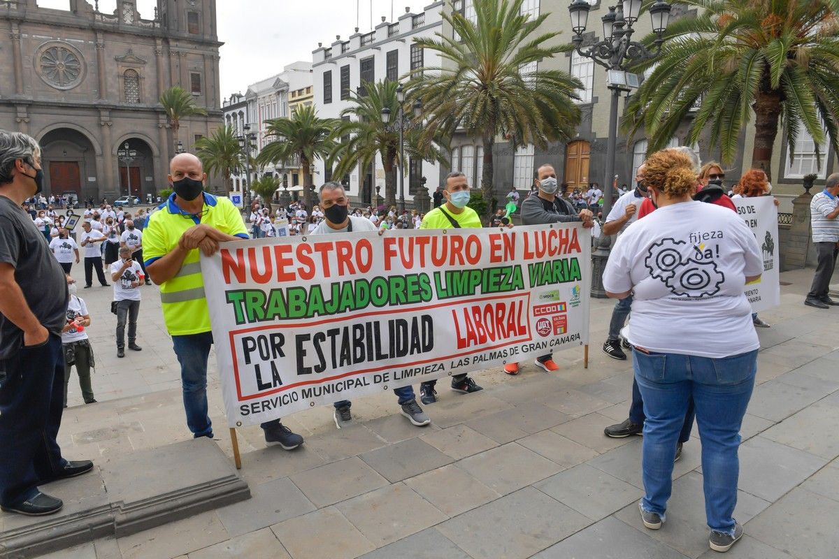 Manifestación de empleados municipales para exigir que los hagan fijos