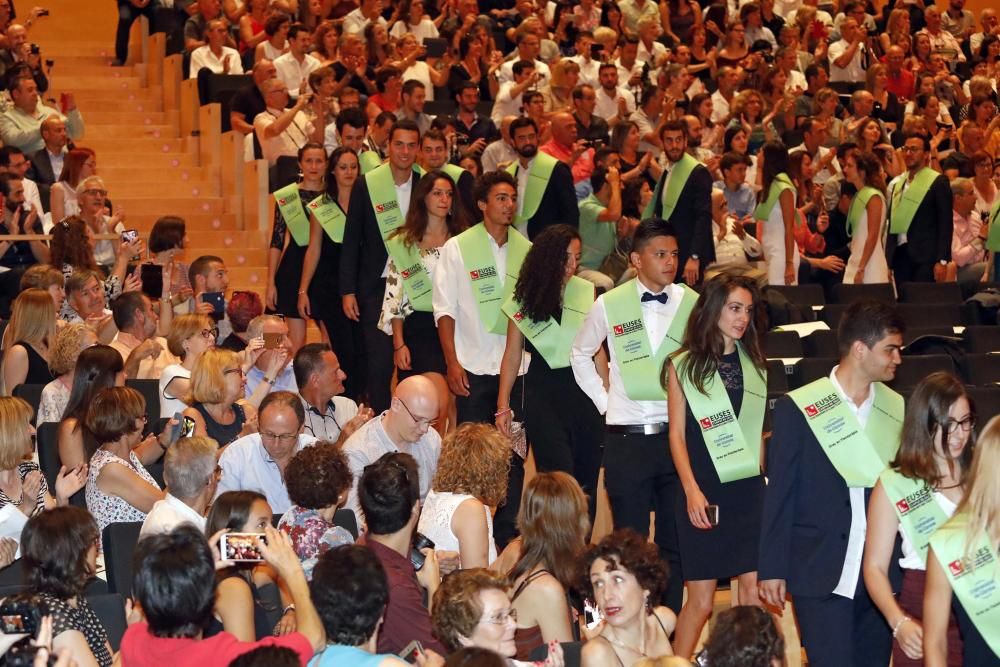 La jornada de graduació de l''EUSES omple l''Auditori