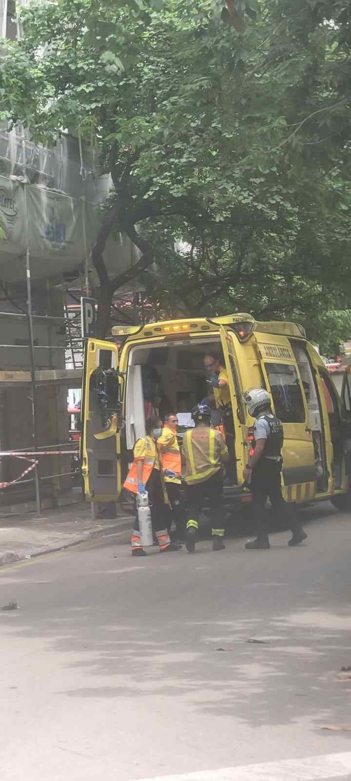 Un treballador es precipita des d'una bastida a Girona