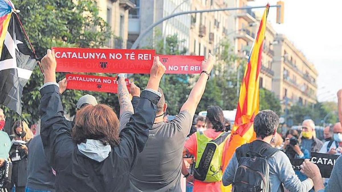 Protesta antimonàrquica durant una visita del Rei a Barcelona el 9 d'octubre de 2020.