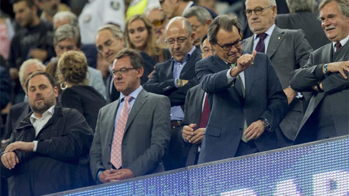 Oriol Junqueras y Artur Mas presenciaron el FC Barcelona - Bayer Leverkusen