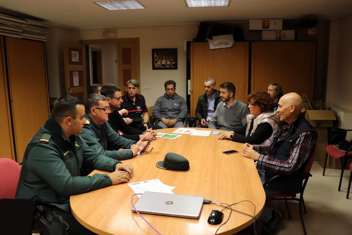 Equipo de coordinación de seguridad de la Fira reunido a última hora de este jueves.