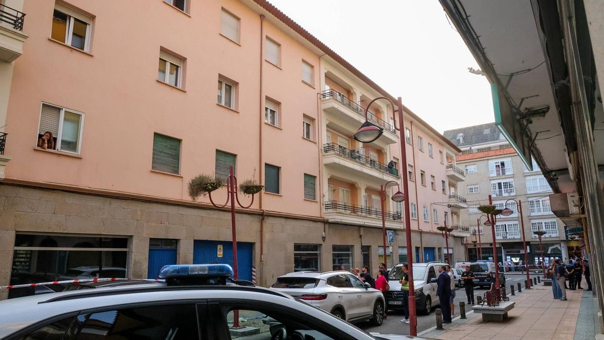 Mata presuntamente a su madre y se arroja desde una ventana en Vilagarcía
