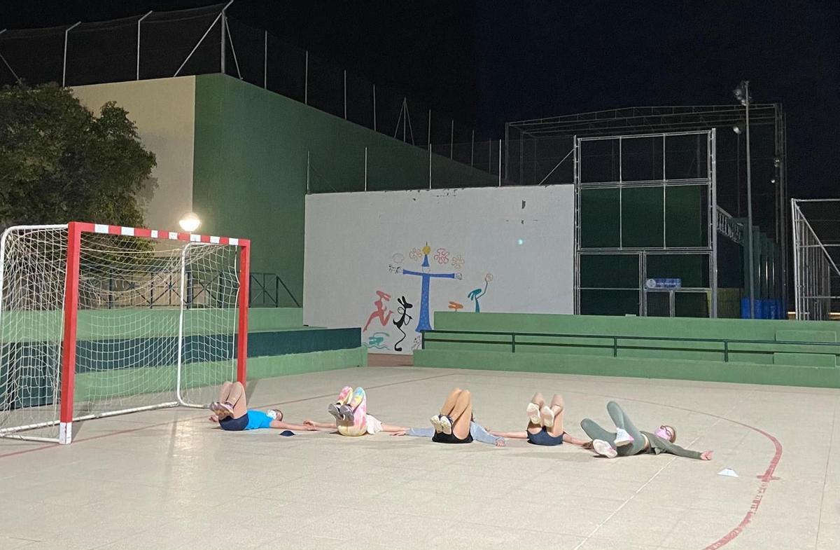 Mural de Joan Verdú pintado en el polideportivo de Alginet, destruido en 2024 por el ayuntamiento.