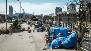 Asentamiento de personas sin hogar en Diagonal Mar, en Barcelona.