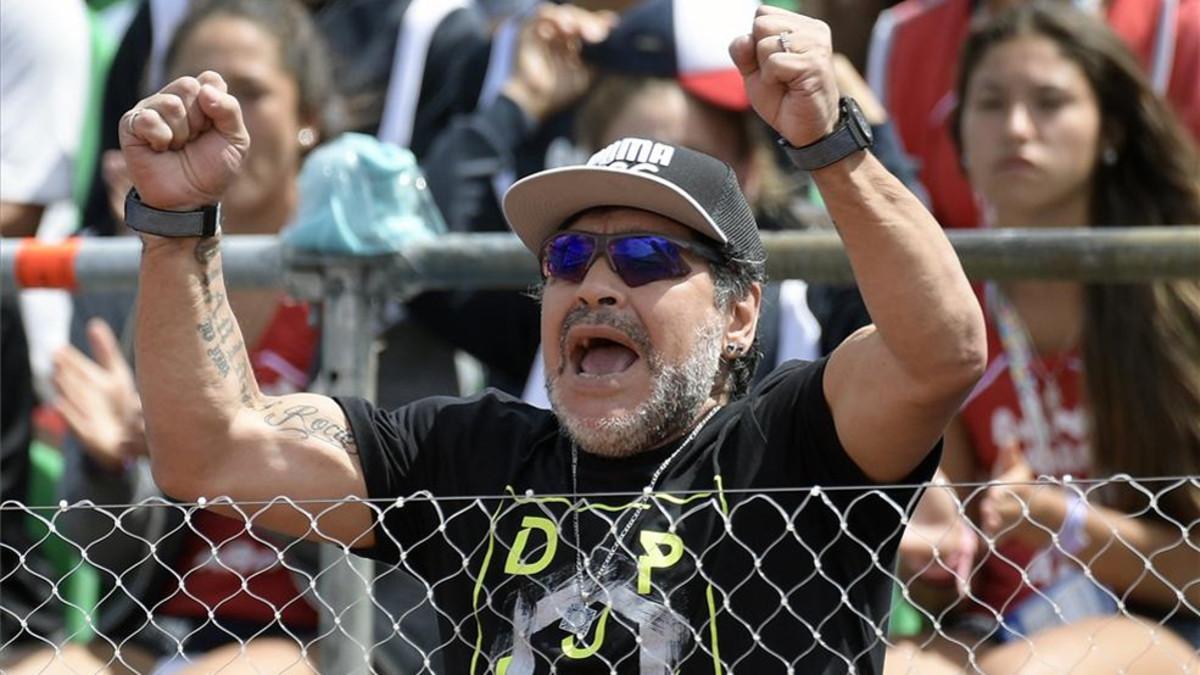 Maradona, en una reciente imagen durante la disputa de la Copa Davis