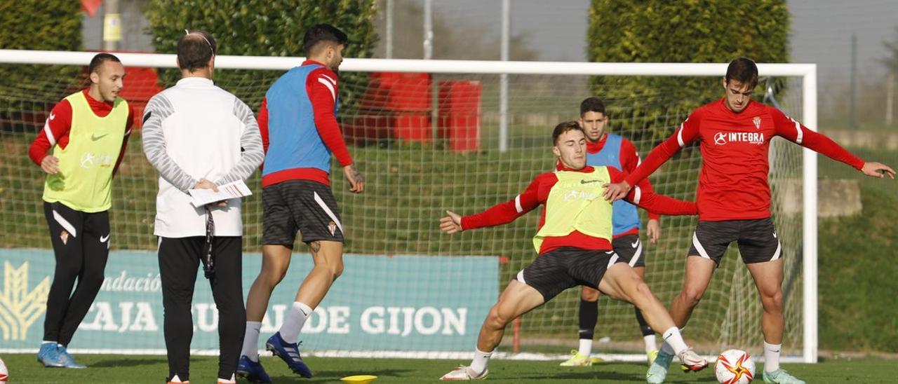 Un entrenamiento del Sporting. | MARCOS LEON