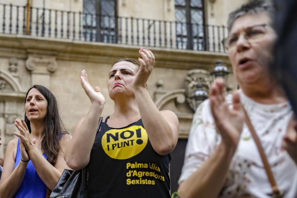 Proteste nach Vergewaltigung von deutscher Urlauberin