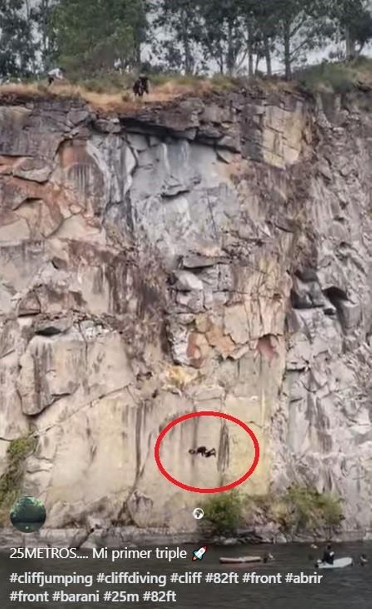 Captura de pantalla de un vídeo en el que uno de los saltadores dicen no hacer nada ilegal.