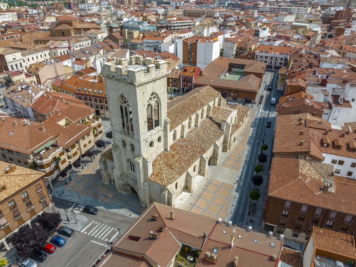 En esta iglesia románica se celebró una boda histórica de España.