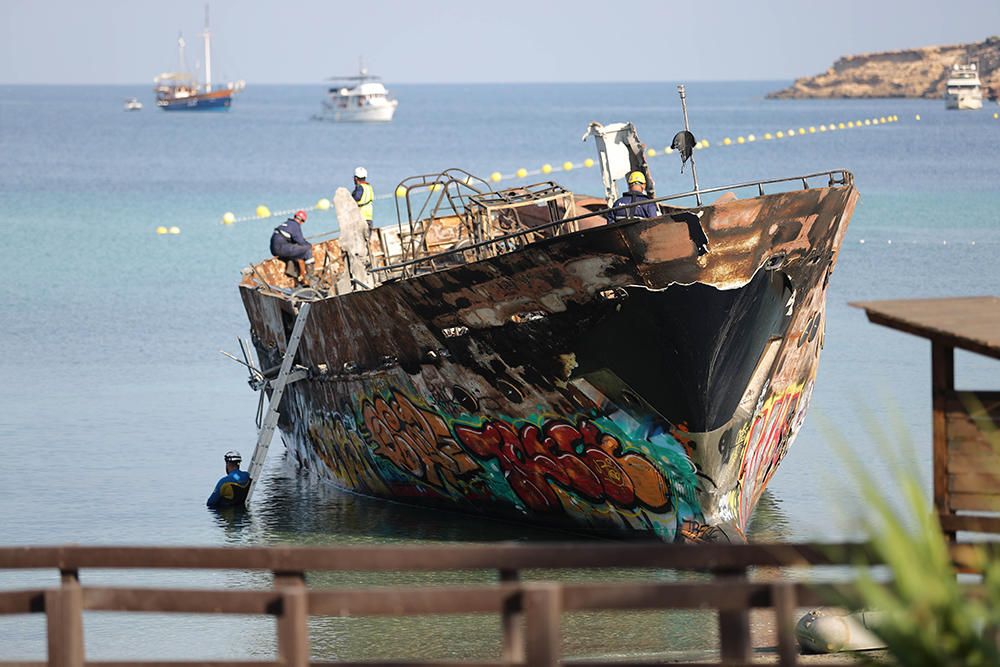 Frustrado el primer intento de sacar el 'Harmonya' de es Caló des Moro