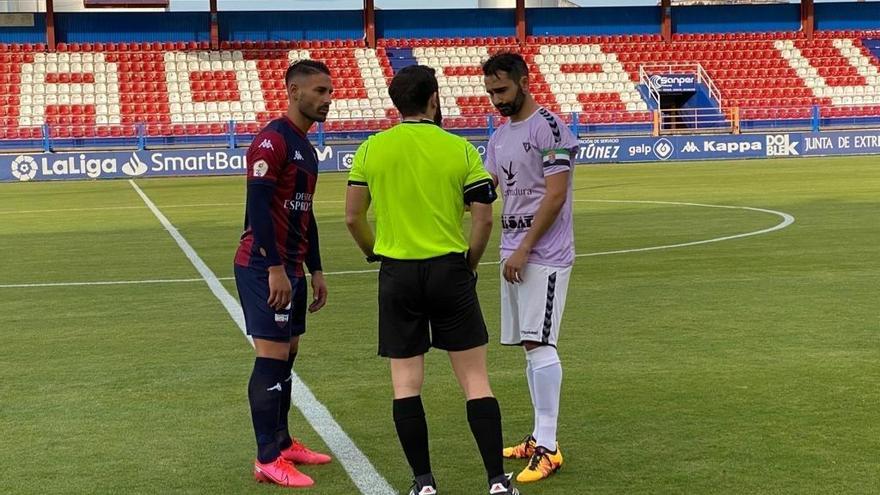 Empate entre Extremadura y Don Benito en un partido sin chispa (1-1)