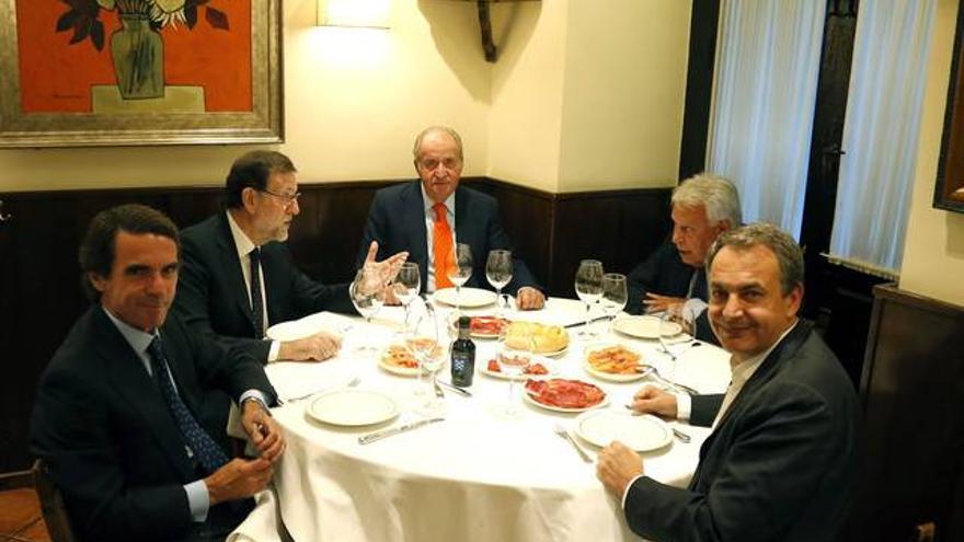 Cena privada del rey Juan Carlos con Rajoy y los tres expresidentes en Casa Lucio