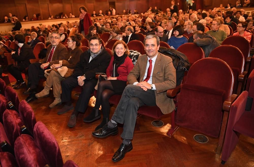 Homenaje a Miguel González Garcés en el teatro Rosaía en el centenario de su nacimiento