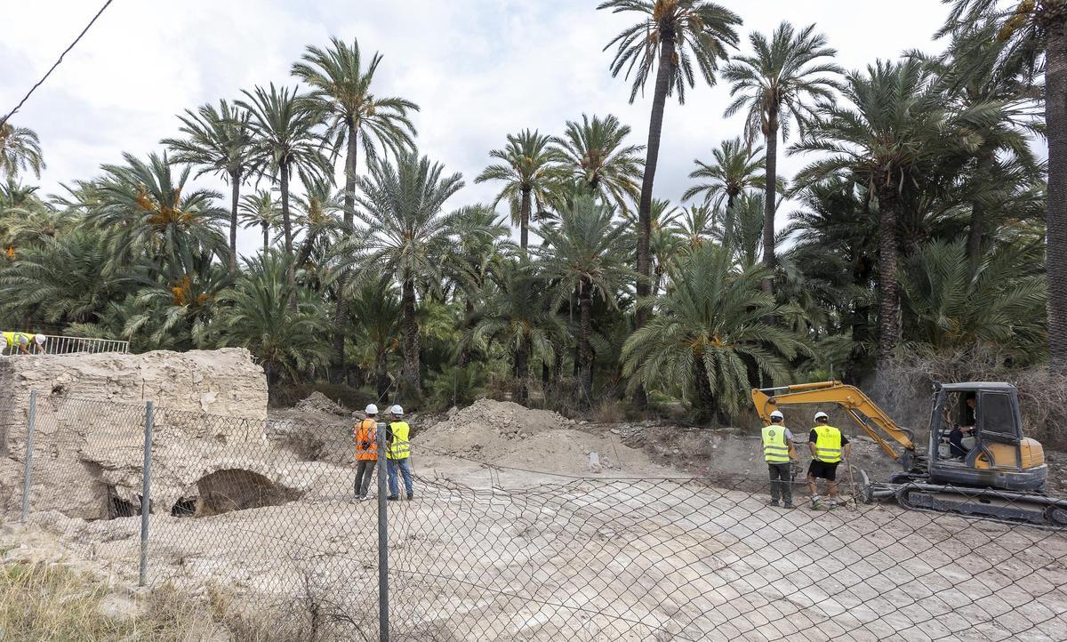 Una imagen de los trabajos arqueológicos que se están desarrollando en la calle Curtidores de Elche