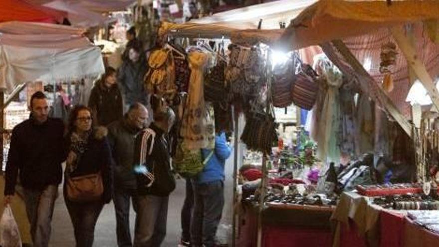 El mercat medieval d´Ontinyent creix  enguany amb més de 100 llocs que simulen un soc àrab