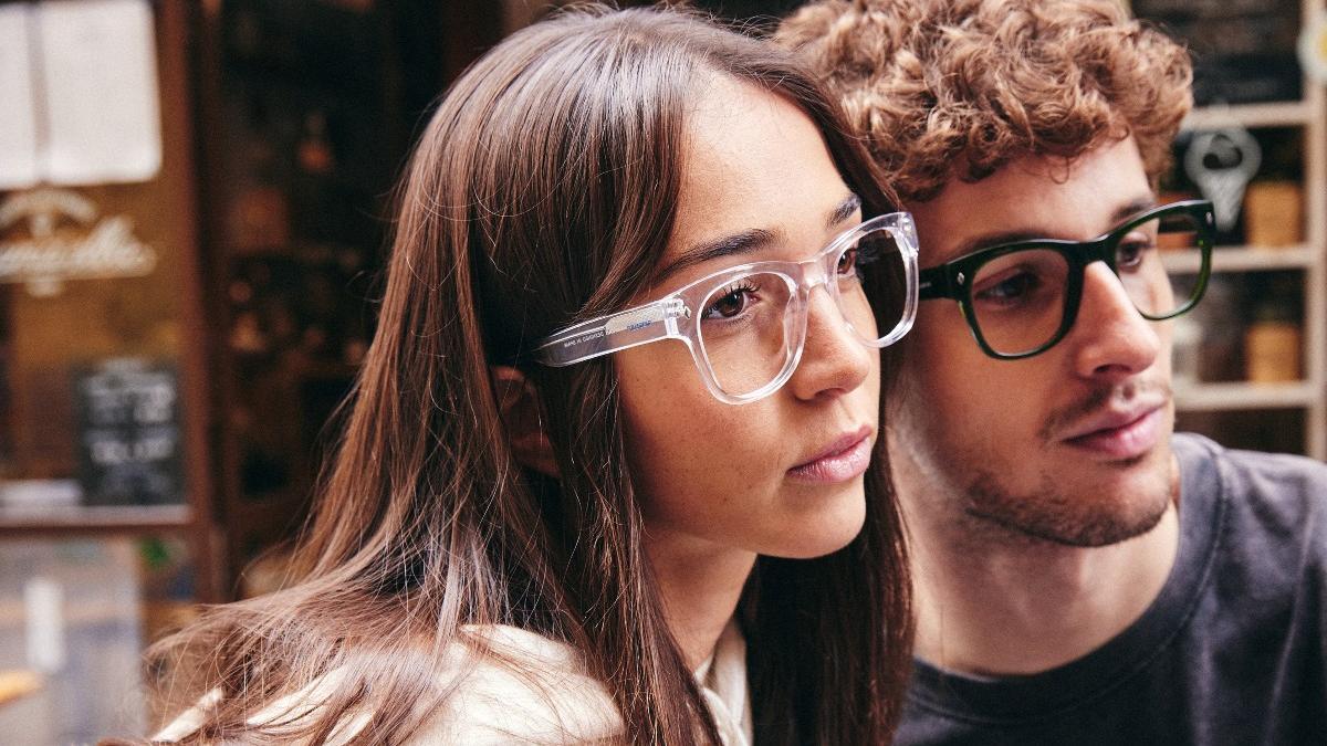 Mira la vida con más estilo que nunca gracias a la nueva colección de gafas graduadas Pull&amp;Bear x Opticalia
