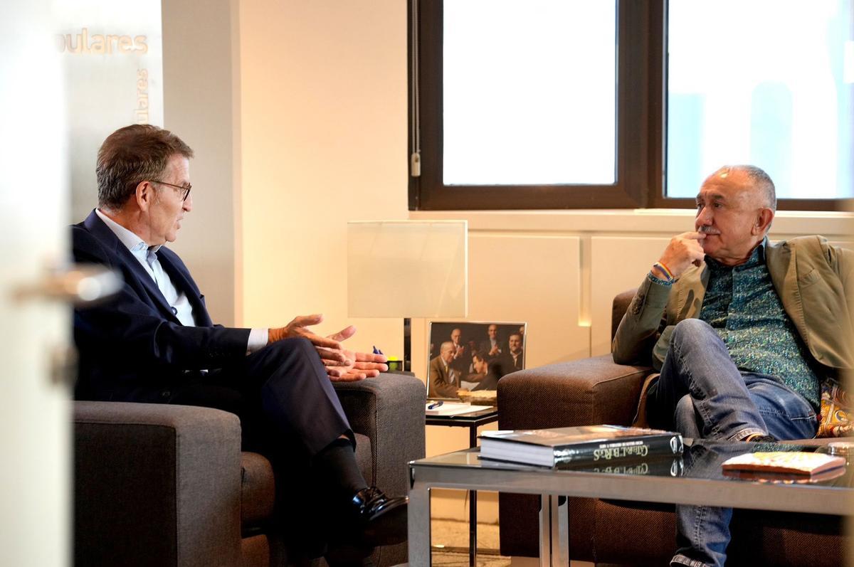 El líder del PP, Alberto Núñez Feijóo, se reúne con el secretario general de UGT, Pepe Álvarez.