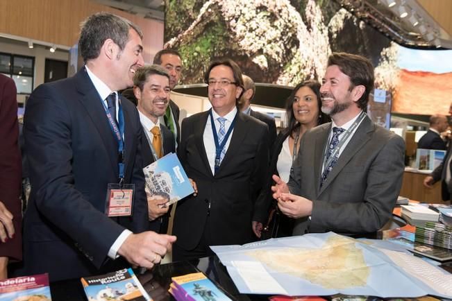 El Presidente D. Fernando Clavijo Batlle asiste a la feria de turismo de Berlín, ITB a 8 de Marzo de 2017. Fernando Clavijo Batlle, presidente del Gobierno de Canarias ríe con Carlos Alonso, presidente del Cabildo de Tenerife durante la inauguración de la feria. (Foto: Arturo Rodriguez/Presidencia GobCan)...Esta fotografía oficial del Gobierno de Canarias es solamente para uso editorial por medios de comunicación. La fotografía no puede ser manipulada de ninguna manera y no se puede utilizar en materiales comerciales y/o políticos, publicidad, correos electrónicos, productos, promociones que de alguna manera pueda sugerir la aprobación o respaldo del Presidente, o el Gobierno de Canarias.