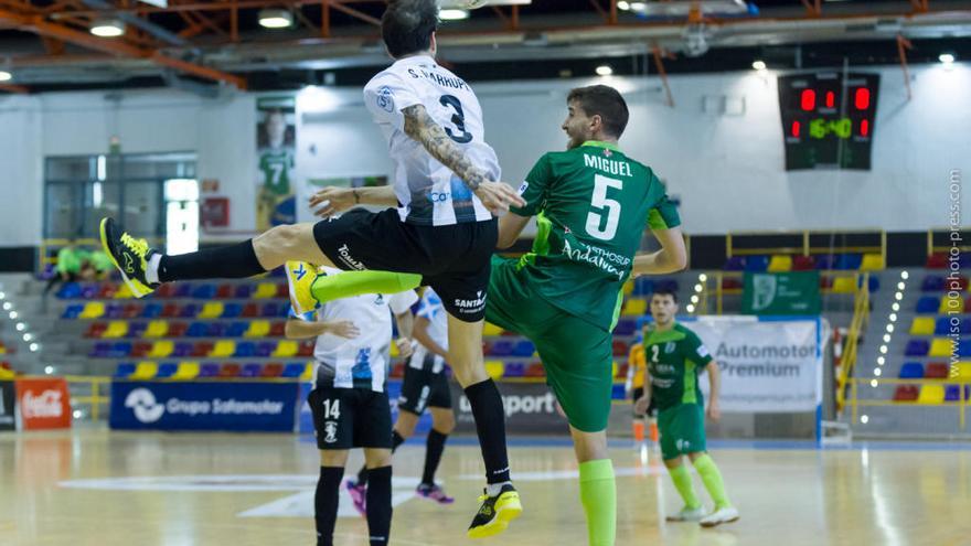 El UMA Antequera derrota al colista Tenerife (5-2)