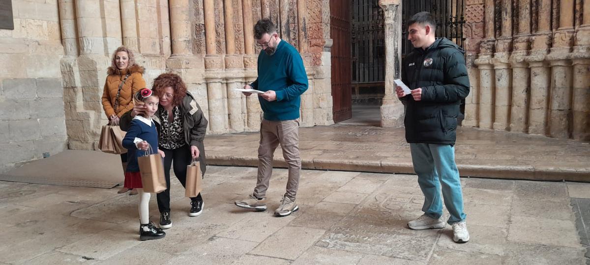 GALERÍA | La Junta Pro-Semana Santa de Toro entrega los premios a los escolares ganadores de su concurso de dibujo GALERÍA | La Junta Pro-Semana Santa de Toro entrega los premios a los escolares ganadores de su concurso de dibujo