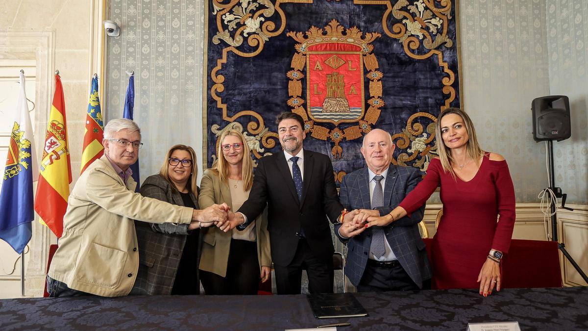 El acto de la firma del III Pacto Territorial por el Empleo de Alicante.