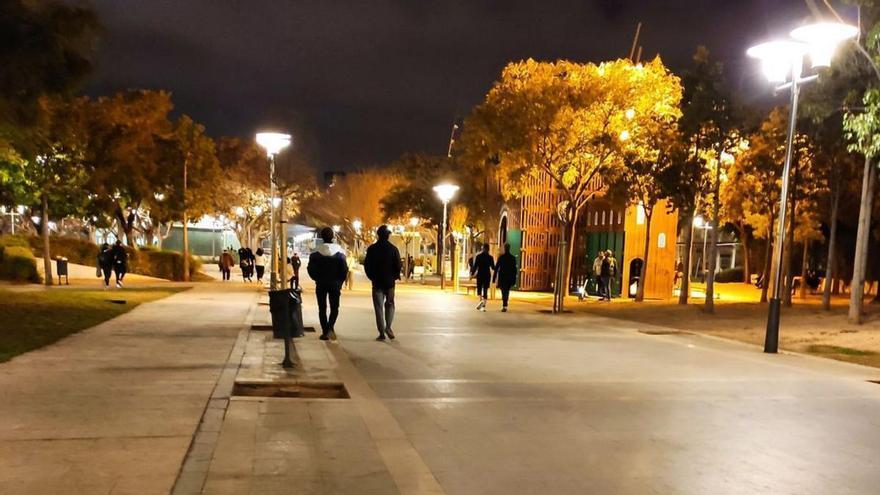 Pelea multitudinaria de tres grupos de jóvenes tras un intento de robo en el Parc de ses Estacions