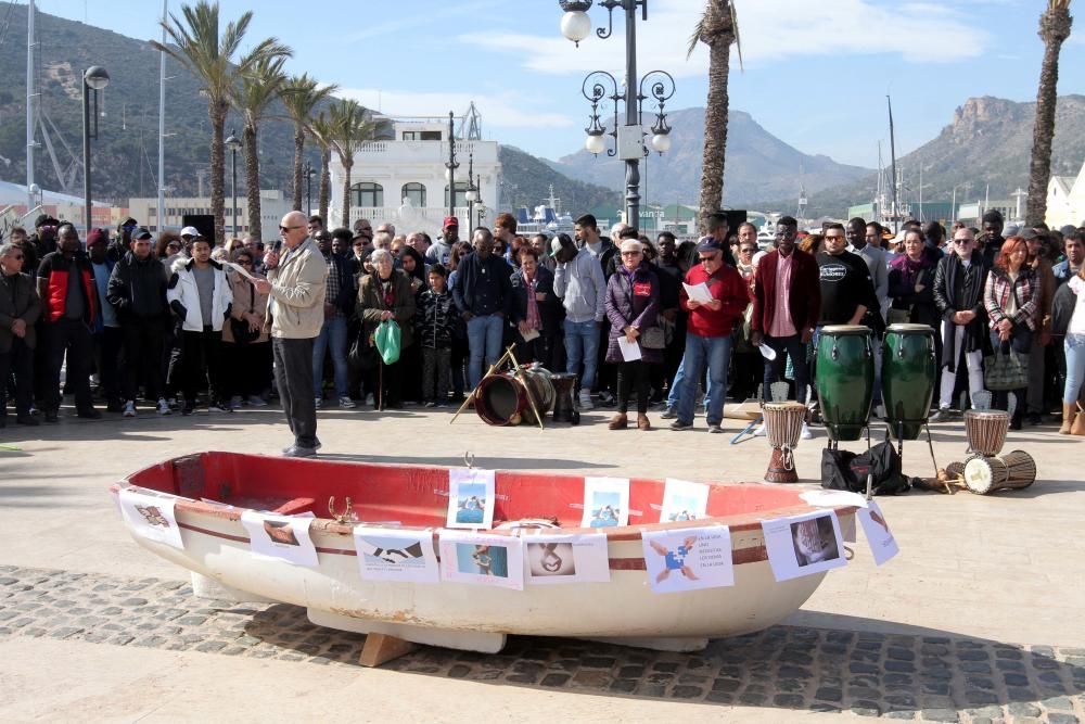 Homenaje a los fallecidos en el Mediterráneo