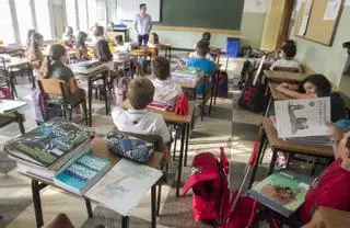 El número de alumnos se mantiene pese a la bajada en Infantil y Primaria