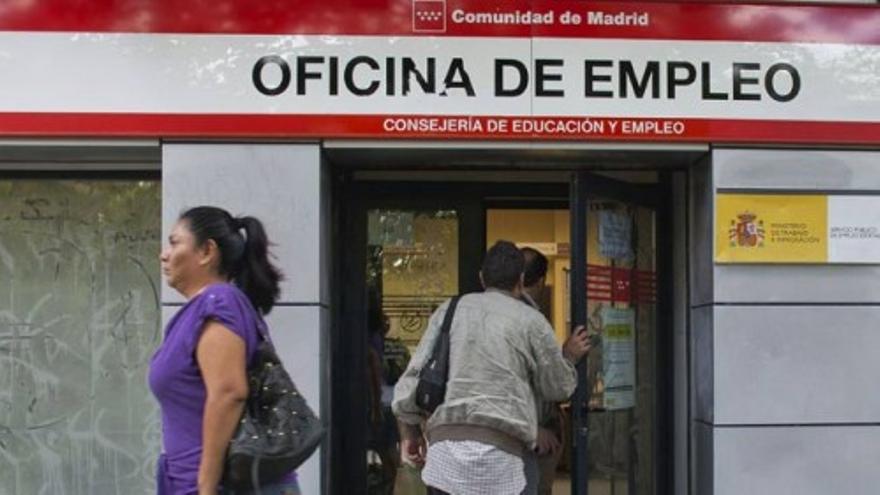 Cuatro de cada diez familias españolas sobreviven por las prestaciones