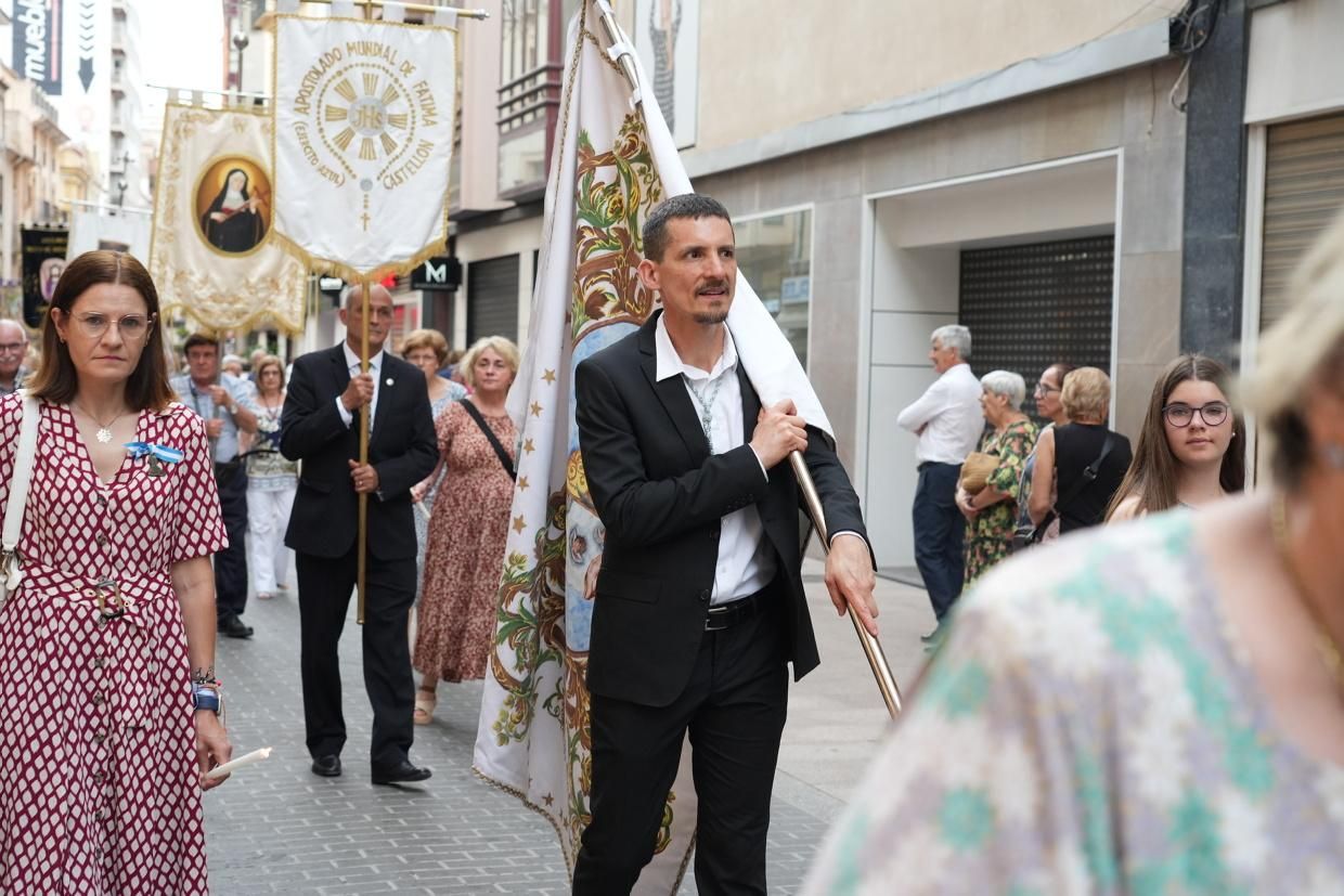 Castelló recibe con honores al Santísimo en la procesión del Corpus Christi