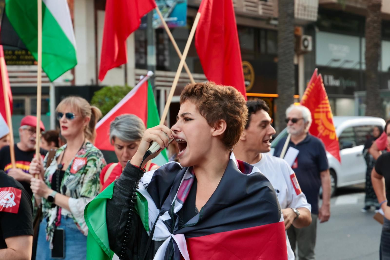 Más de 80 colectivos de Alicante se manifiestan a favor de Palestina