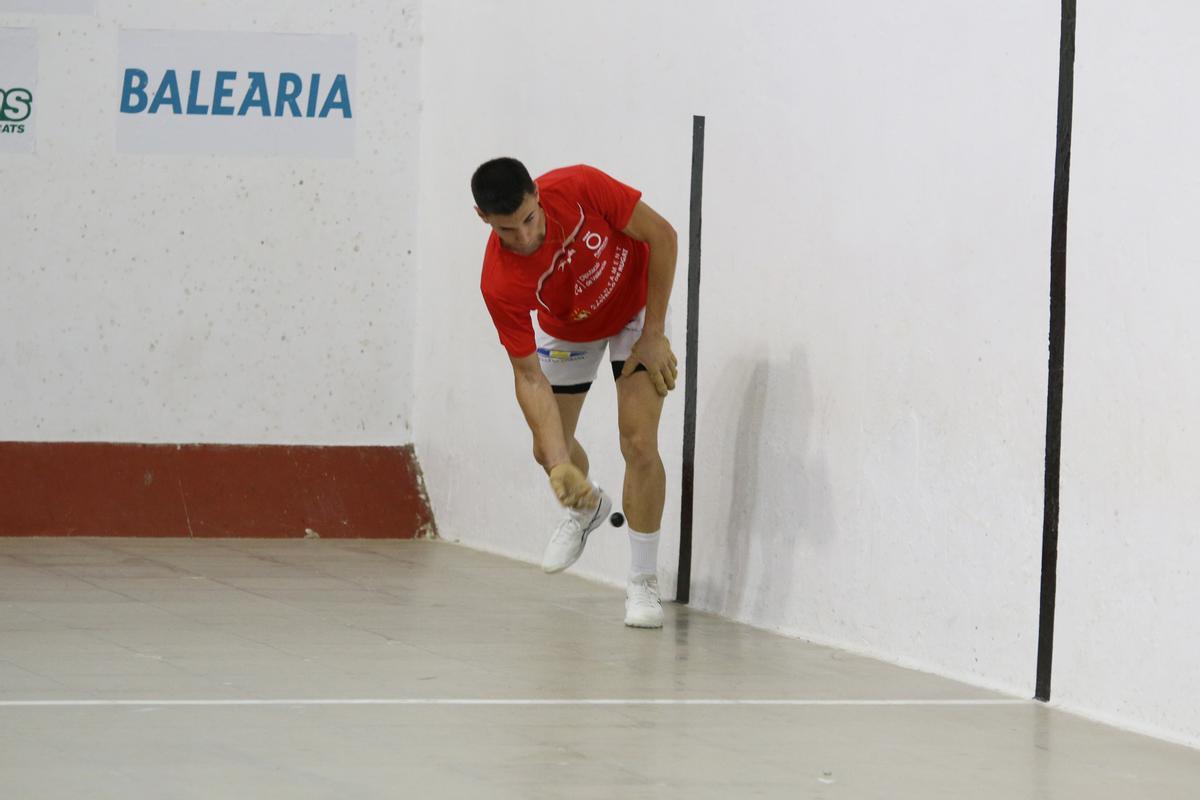 La primera eliminatòria del Trofeu Mixt Masymas de raspall mesurarà les forces de Badenes i Tonet IV per un costat, i Vicent i Seve per l’altre.