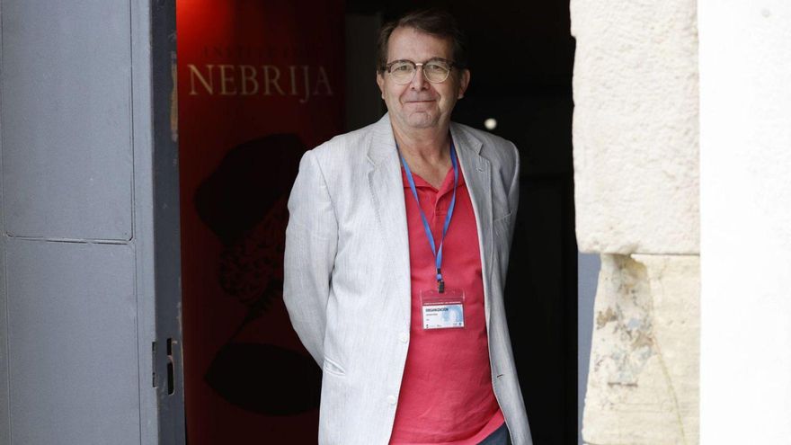 Adrián Piera, en el Palacio de Camposagrado de Avilés, durante el curso de la Universidad Nebrija. | LUISMA MURIAS