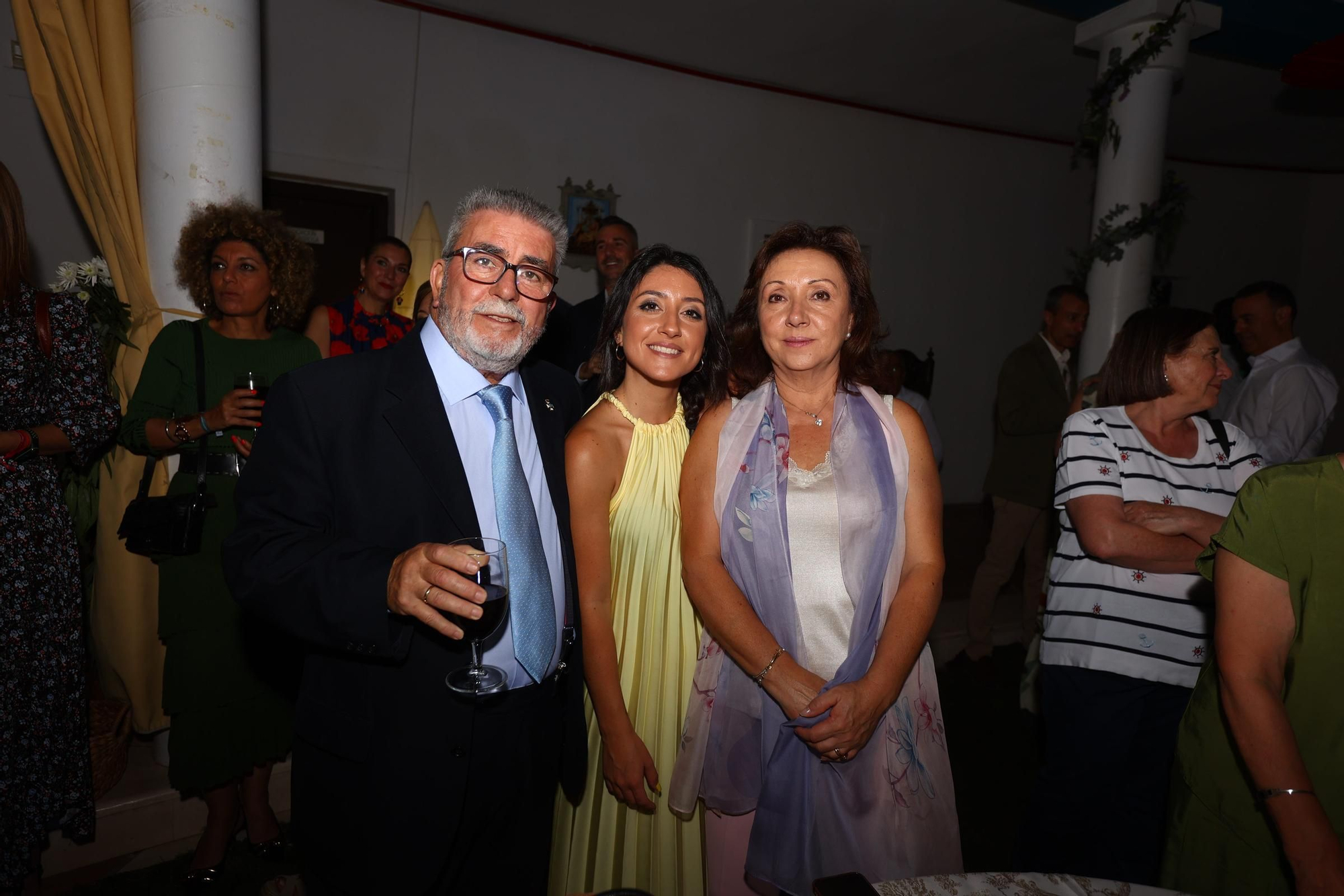 La cena benéfica 'Las mil y una historias' reúne a más de cien personas