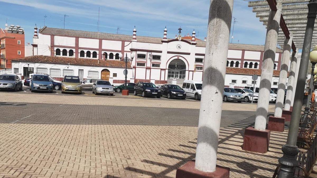 Fachada del edificio del Mercado en Plaza de Abastos