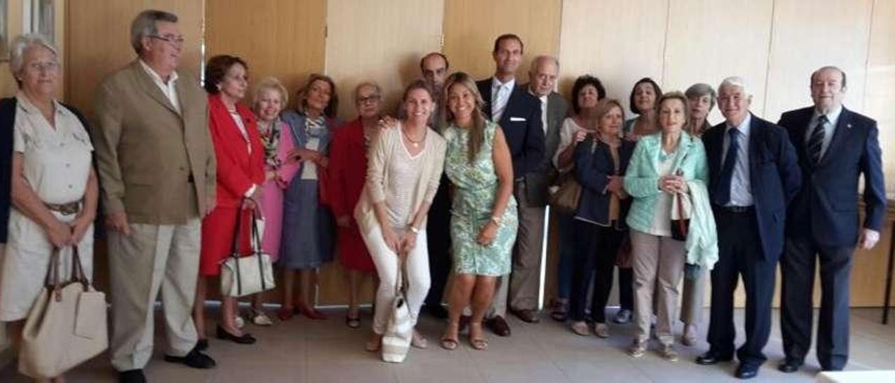 Asistentes al acto oficial de presentación de la biografía de Justo Martínez en el Recreo Cultural.