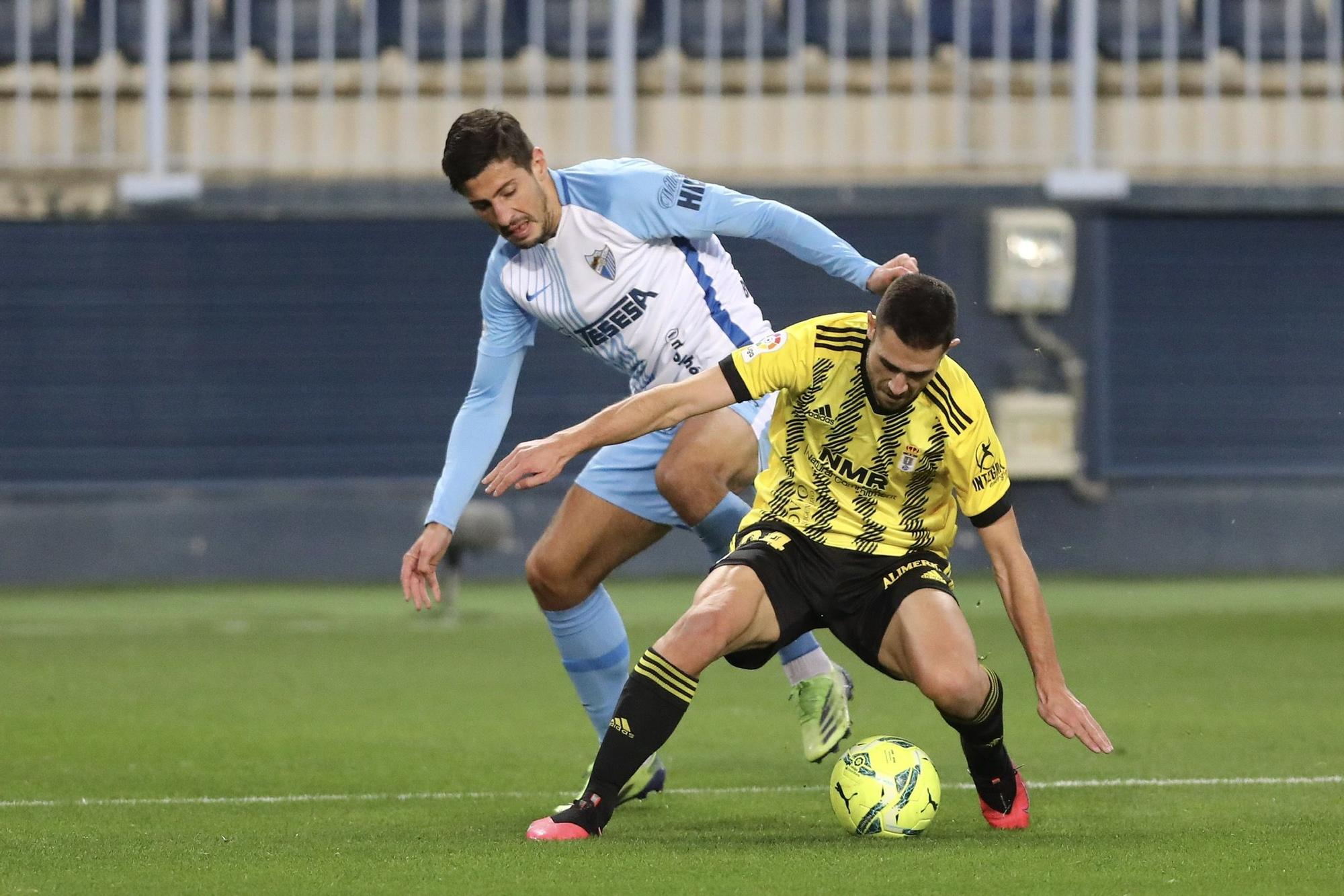 El partido entre el Málaga y el Oviedo, en imágenes