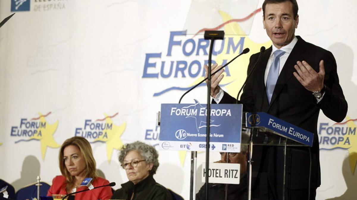 El líder de los socialistas madrileños, Tomás Gómez, durante su intervención en el Forum Europa, este viernes en Madrid.