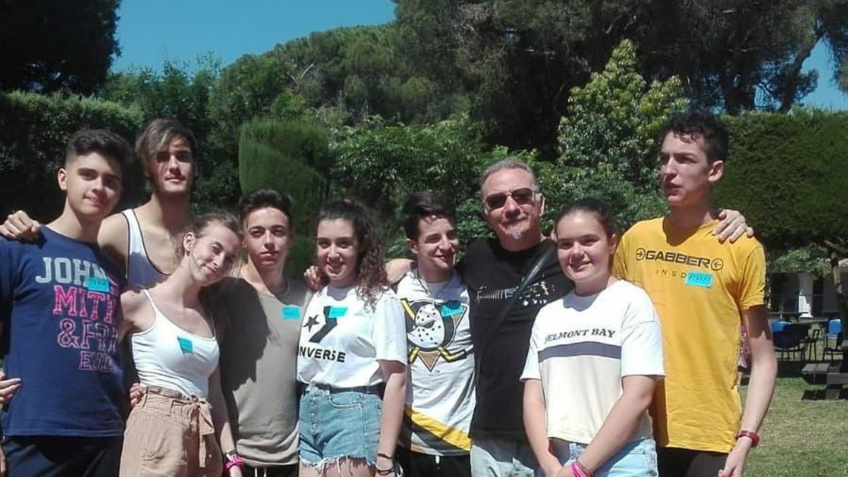 Alumnos y un profesor del IES Vicente Núñez de Aguilar que han participado en una edición anterior del programa de mediadores