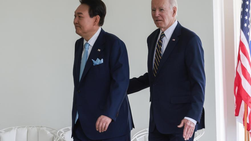 Biden y Yoon estrechan su cooperación militar frente a Corea del Norte