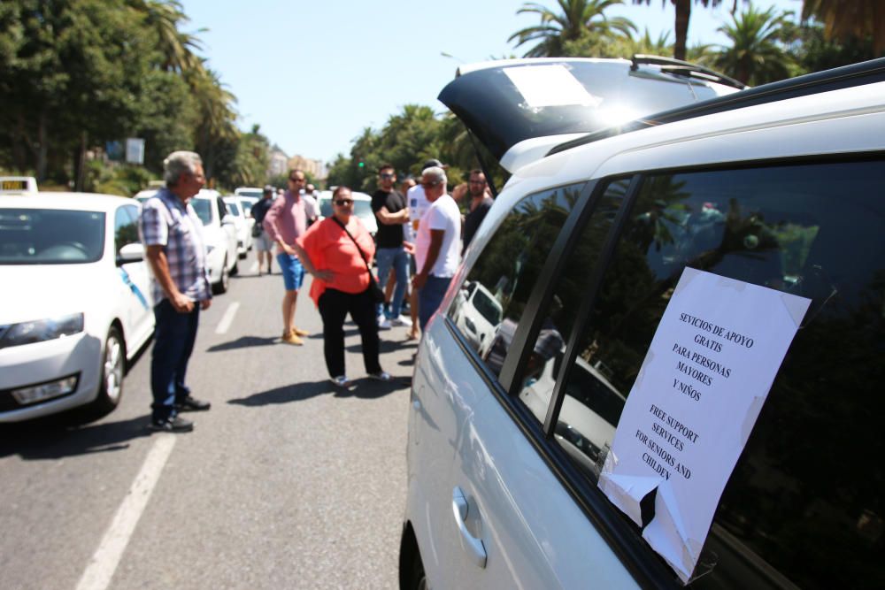 Este martes, los taxistas han continuado con sus movilizaciones