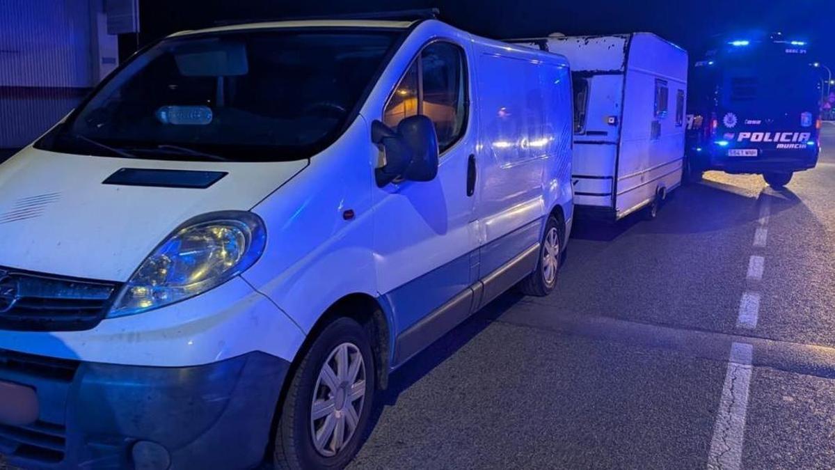 Cazado en un control cuando conducía drogado y con 5 kilos de hachís en el maletero en Murcia.